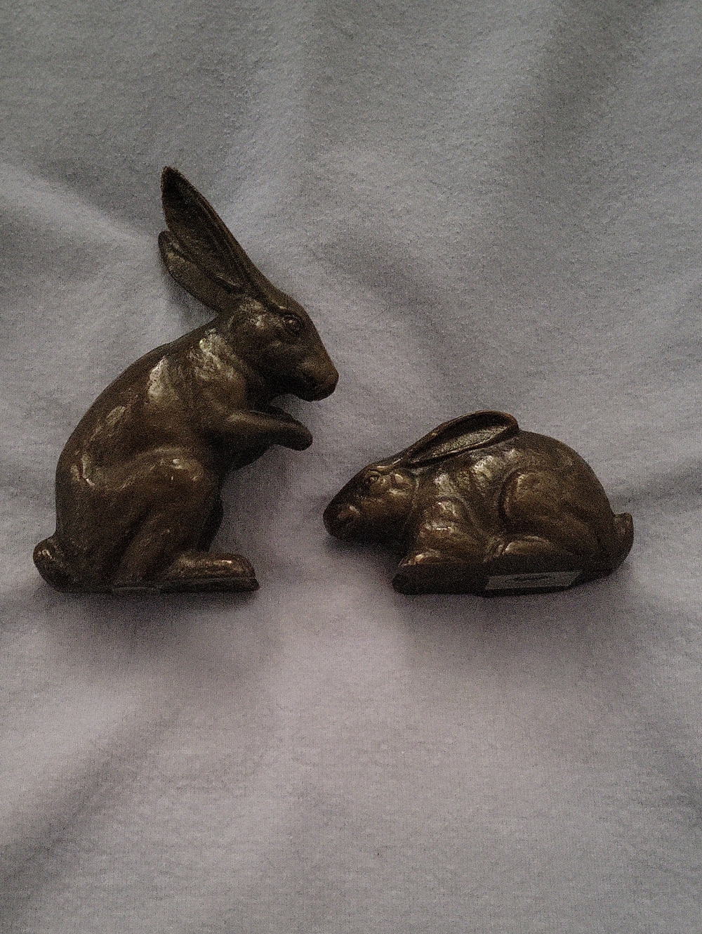 Vintage Bronze Rabbit Figurine Set - Rustic Brown Home Accent
